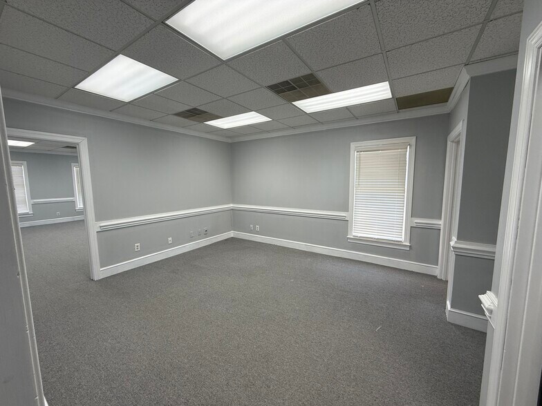 2605 W Roosevelt Blvd, Monroe, NC à louer - Photo du bâtiment - Image 2 de 9