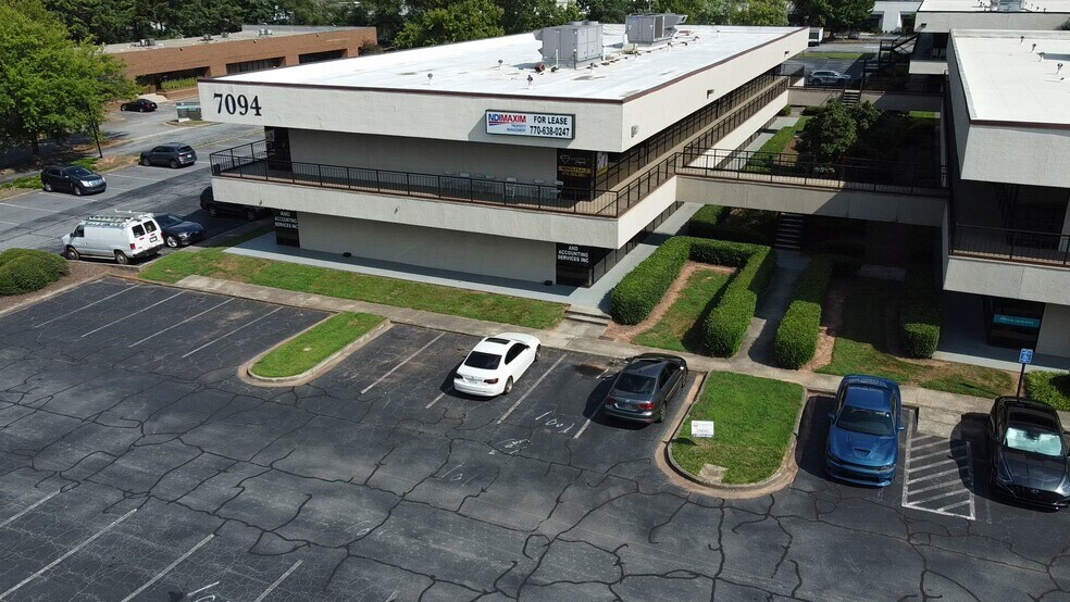 Peachtree Executive Park portefeuille de 2 propriétés à vendre sur LoopNet.ca - Vidéo sur l’inscription commerciale - Image 2 de 3