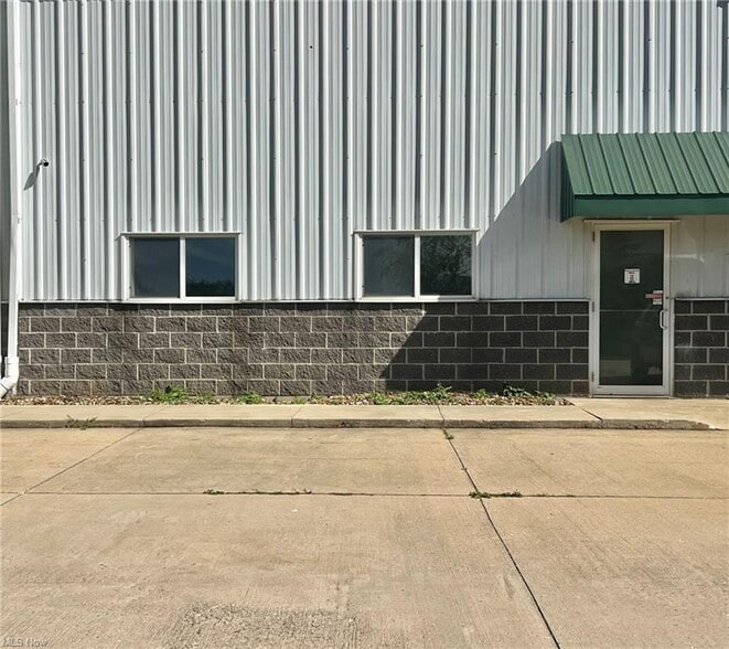 33549 E Royalton Rd, Columbia Station, OH for sale - Building Photo - Image 2 of 3