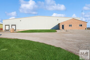 1613 W 1st St, Vinton IA - Warehouse