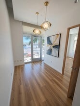 837 5th Ave S, Naples, FL for lease Interior Photo- Image 2 of 11