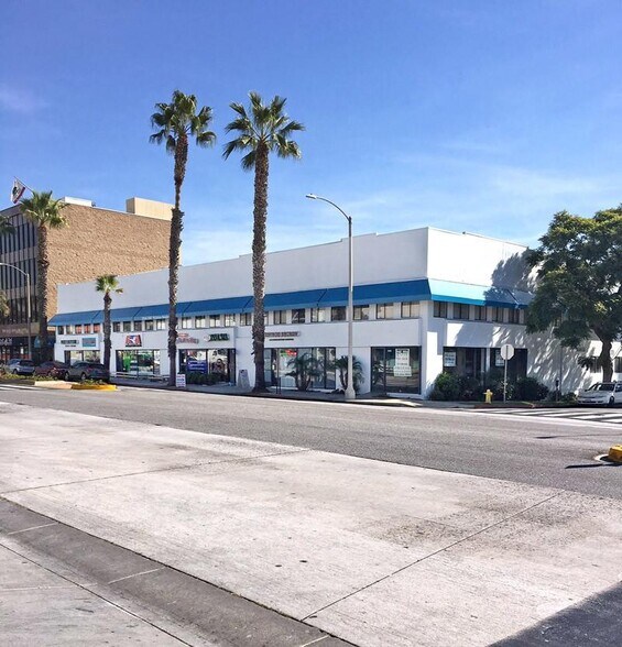 2102-2116 Wilshire Blvd, Santa Monica, CA à louer - Photo du bâtiment - Image 3 de 8