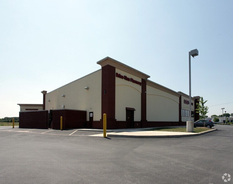 402 Market Place Dr, Greenwood, IN for lease - Building Photo - Image 2 of 3