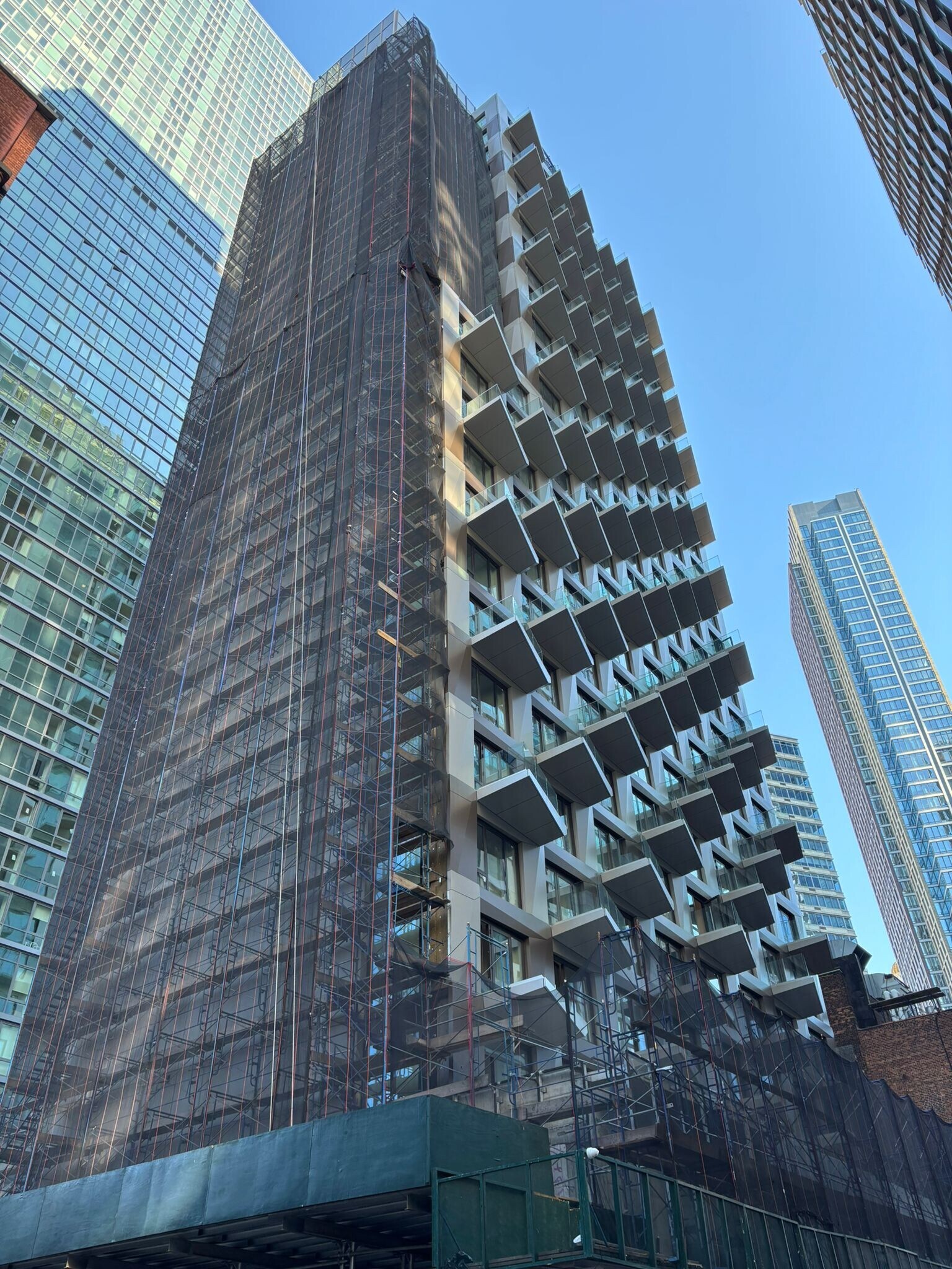 19 Rockwell Pl, Brooklyn, NY for lease Primary Photo- Image 1 of 6