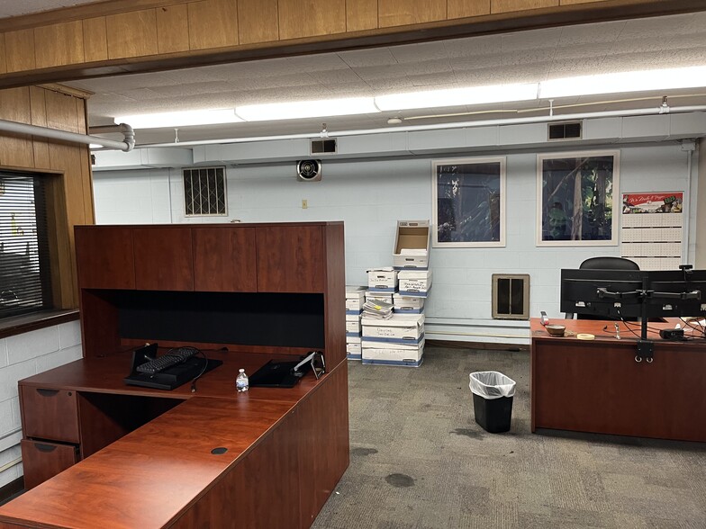 20 26th St, Huntington, WV for lease - Interior Photo - Image 2 of 5