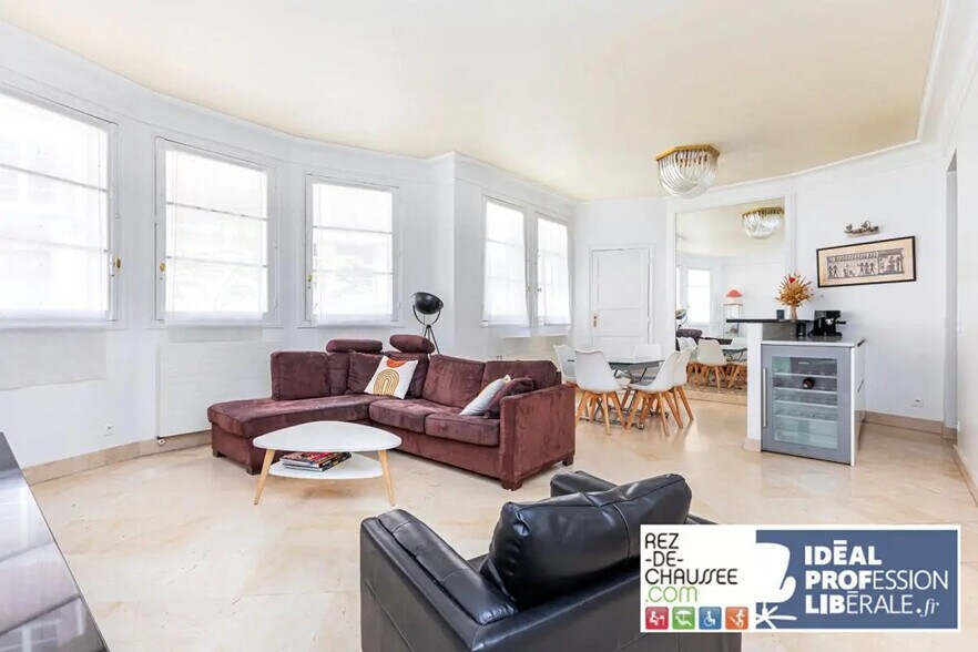 Bureau dans Paris à vendre - Photo du bâtiment - Image 2 de 11