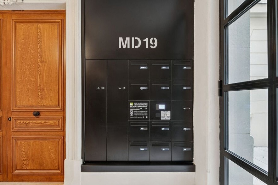 19 Rue De Madrid, Paris à louer - Photo du bâtiment - Image 2 de 9