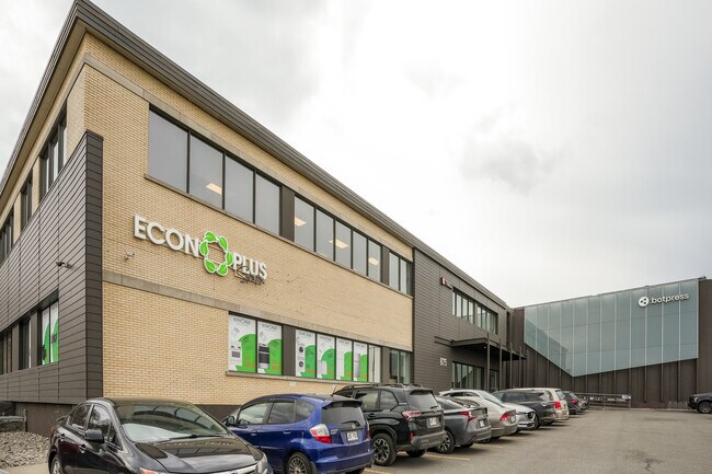 More details for 875 Boul Charest O, Québec, QC - Office for Sale