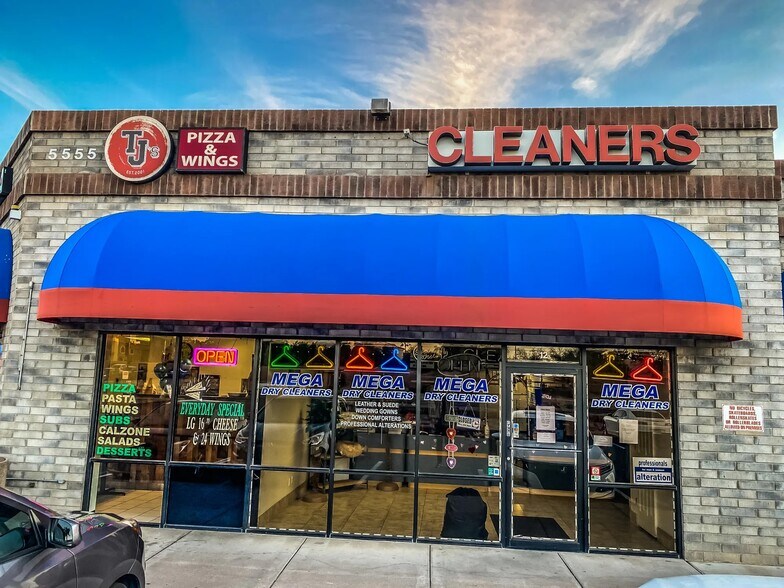 5555 E Bell Rd, Scottsdale, AZ à louer - Photo du bâtiment - Image 2 de 14