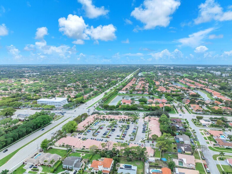 2499 Glades Rd, Boca Raton, FL à louer - Photo du bâtiment - Image 2 de 14
