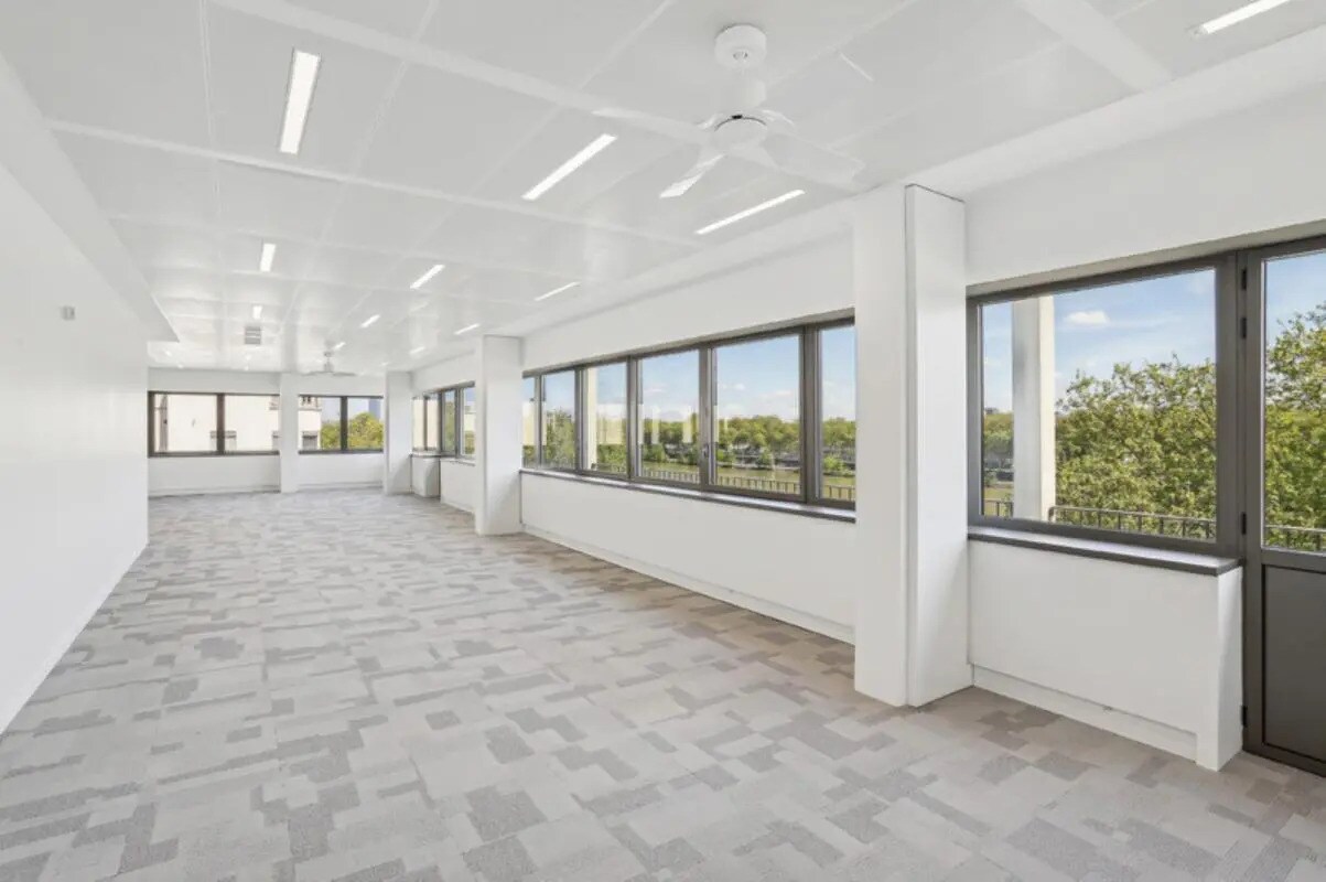 Bureau dans Lyon à vendre Photo du bâtiment- Image 1 de 12