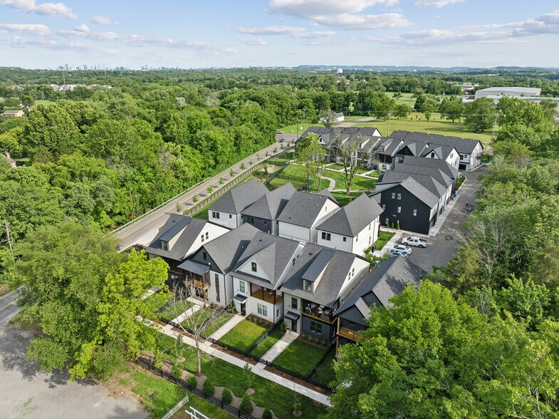 9 Homes Available for Purchase portefeuille de 9 propriétés à vendre sur LoopNet.ca - Aérien - Image 3 de 13