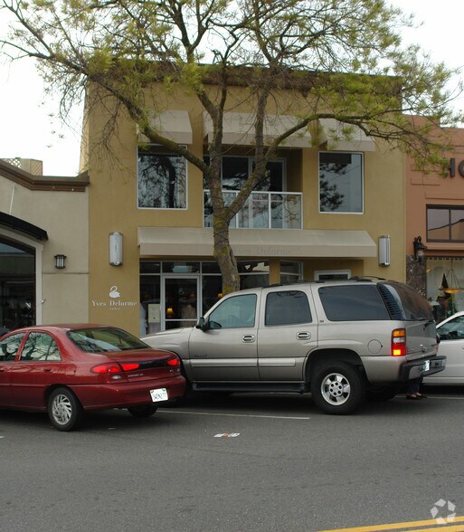 335 Main St, Los Altos, CA à louer - Photo du bâtiment - Image 3 de 8