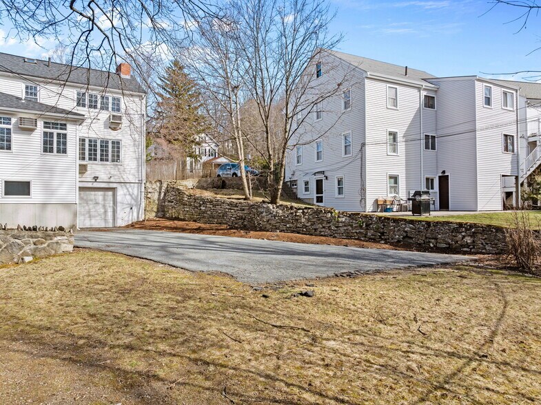 1646 Centre St, Boston, MA à vendre - Photo du bâtiment - Image 2 de 48