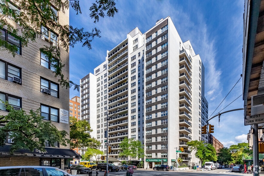 205 3rd Ave, New York, NY for lease - Primary Photo - Image 1 of 12