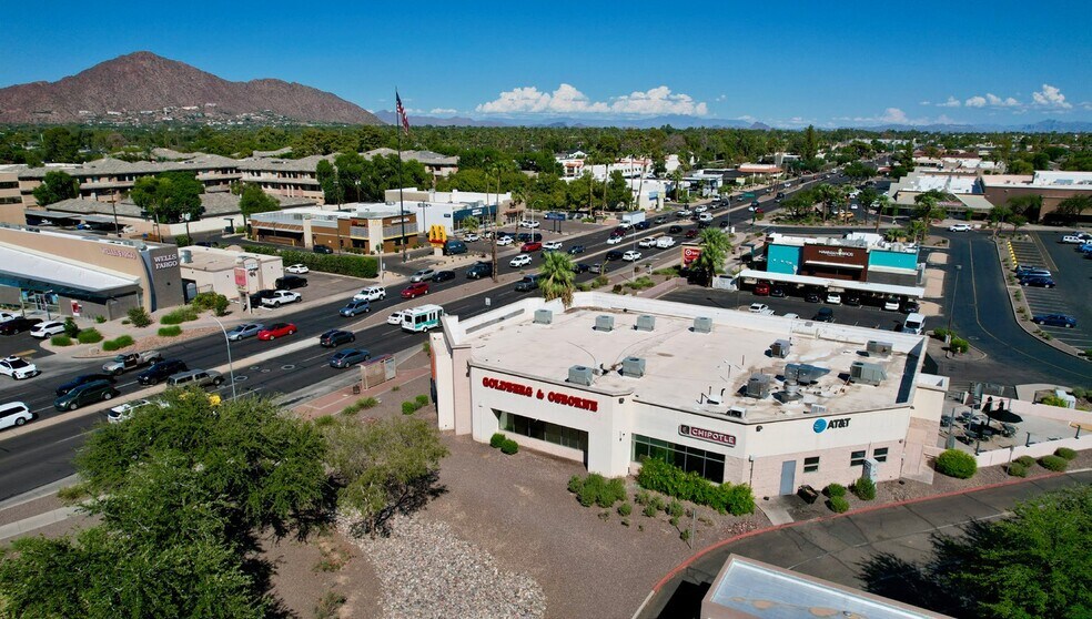 4423 E Thomas Rd, Phoenix, AZ à louer - Photo du bâtiment - Image 2 de 5