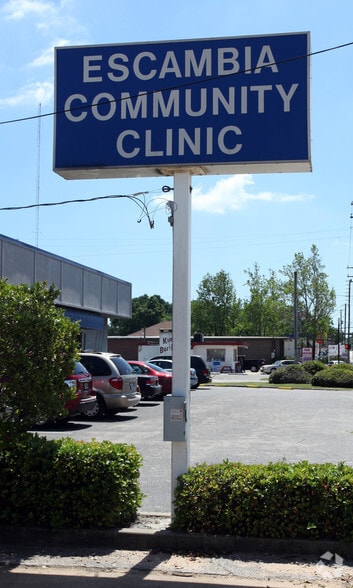 2200 N Palafox St, Pensacola, FL for sale - Building Photo - Image 3 of 30