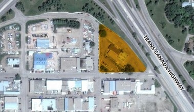 638 14 St SW, Medicine Hat, AB - Aerial  map view