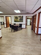 2331 W Lincoln Ave, Anaheim, CA à louer Photo intérieure- Image 2 de 25