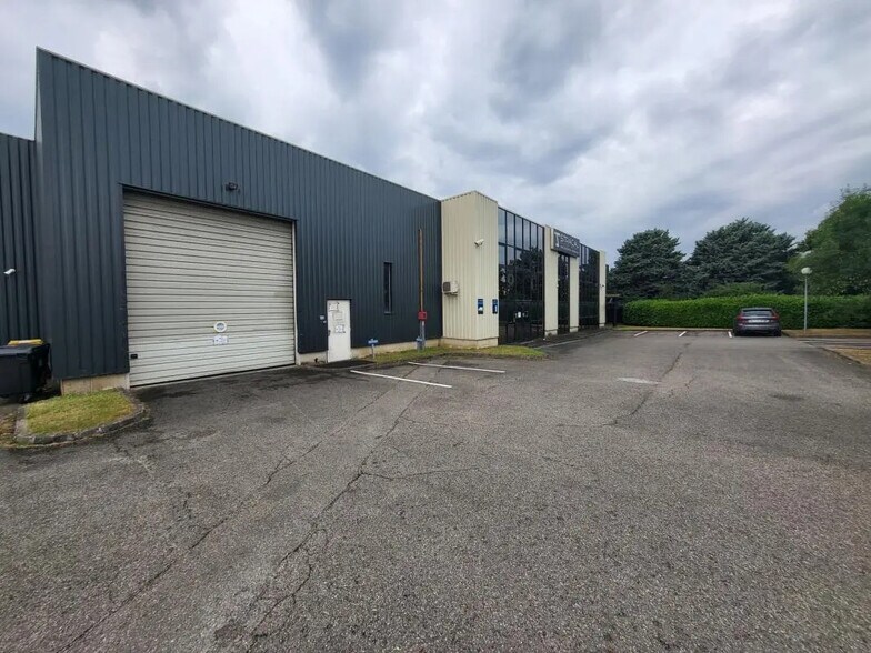 Flex in Genas for lease - Building Photo - Image 1 of 7