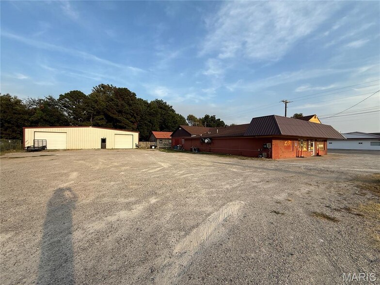 902 Independence Ave, Kennett, MO for sale - Building Photo - Image 2 of 17