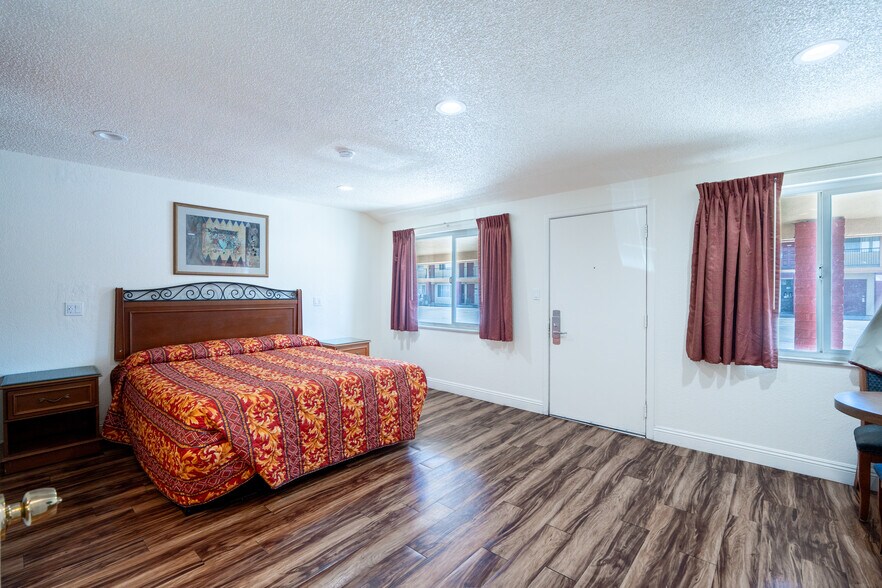 9515 Folsom Blvd, Sacramento, CA à vendre - Photo du bâtiment - Image 2 de 45