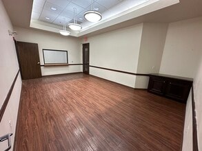 8706 Fredericksburg Rd, San Antonio, TX for lease Interior Photo- Image 2 of 3