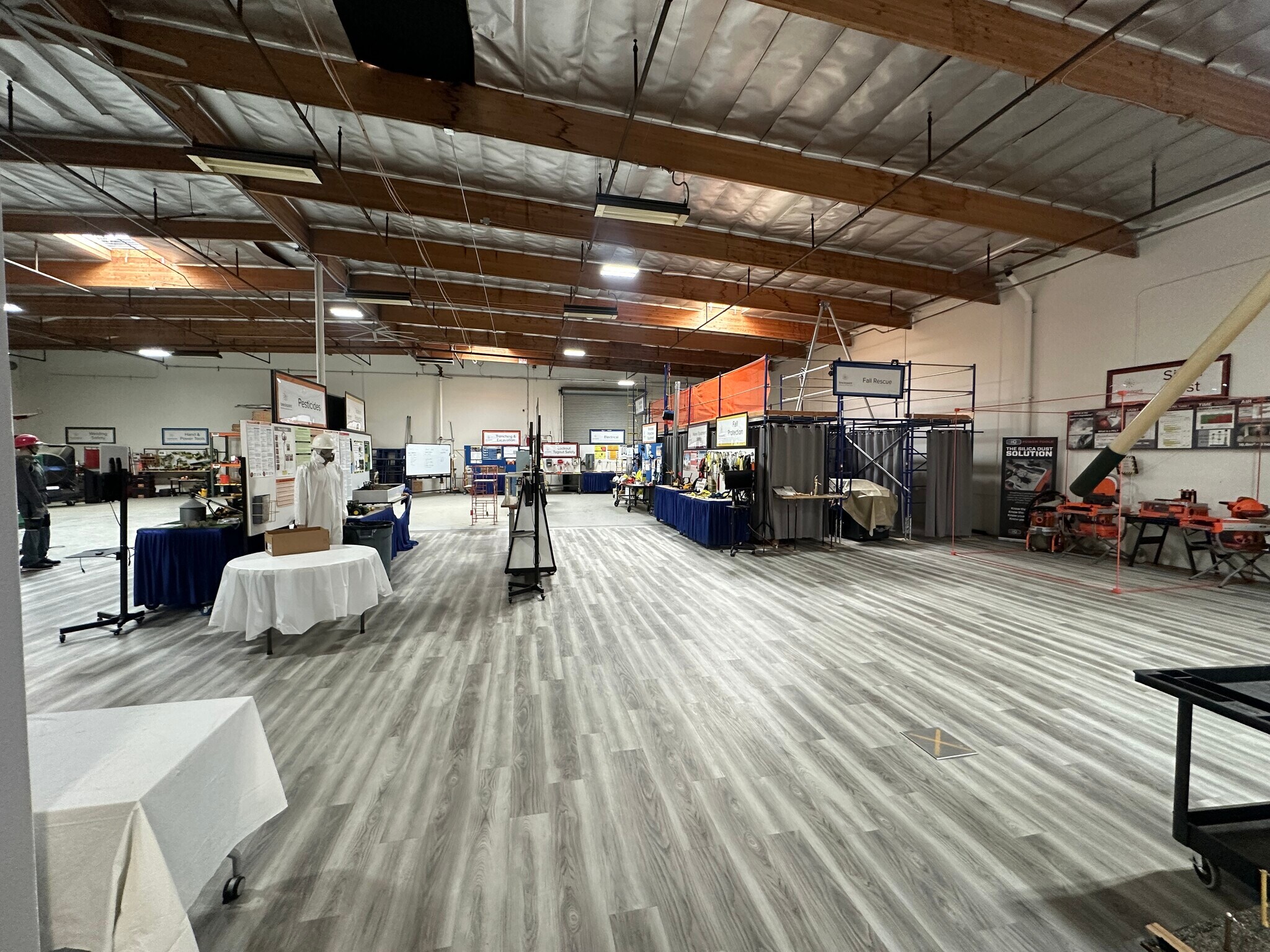 1481 S Balboa Ave, Ontario, CA for lease Building Photo- Image 1 of 6