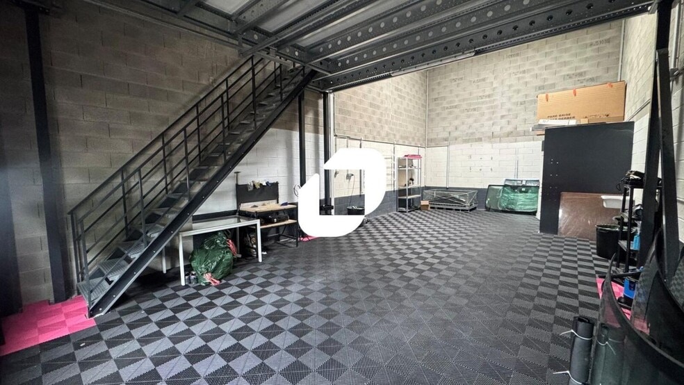 13 Rue Du Chemin De Fer, Lampertheim for lease - Building Photo - Image 3 of 9