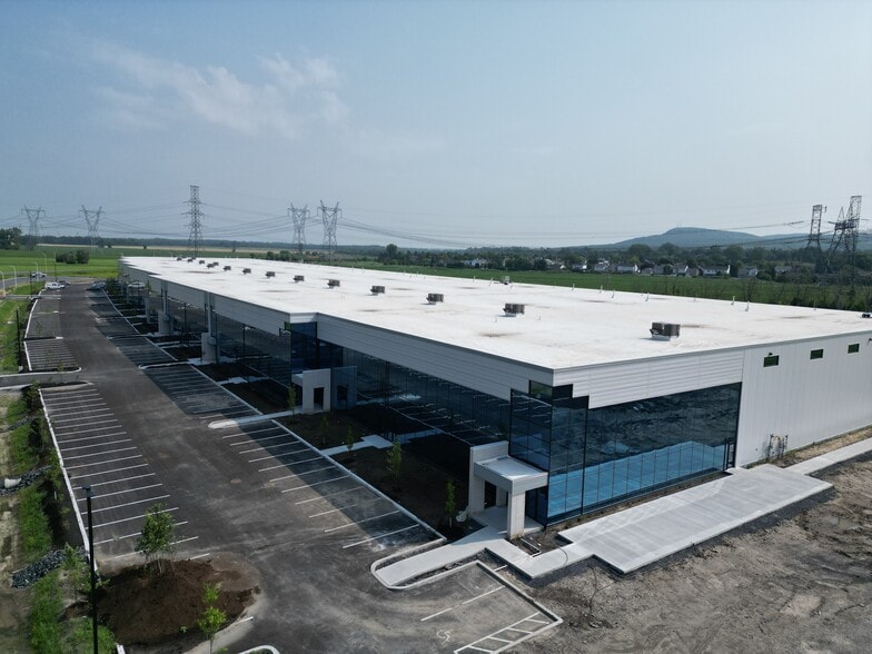 960-1000 Rue Parent, St-Bruno-de-Montarville, QC for lease - Building Photo - Image 3 of 8