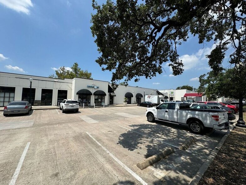 3209-3237 Houston Ave, Houston, TX for lease - Building Photo - Image 3 of 6