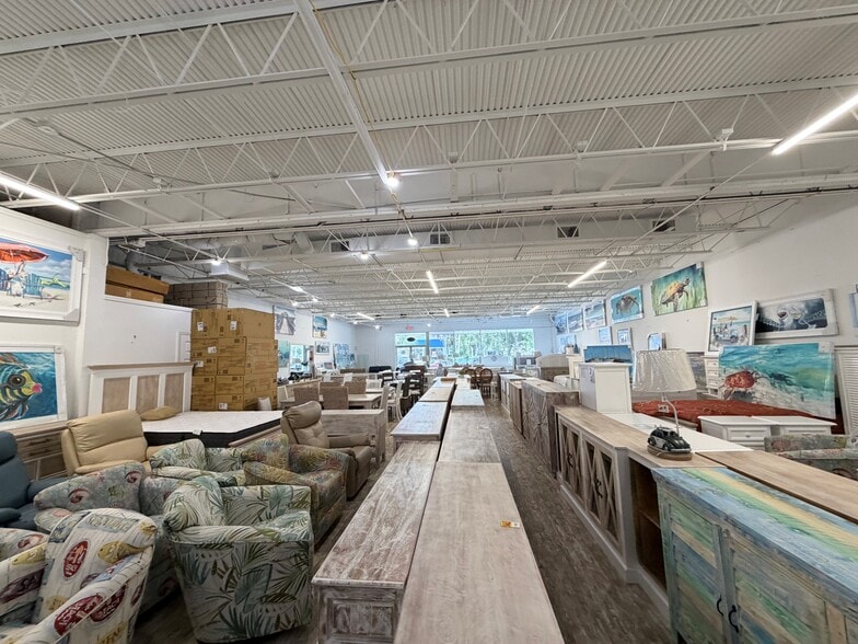 702-736 21st St, Vero Beach, FL for lease - Building Photo - Image 3 of 12