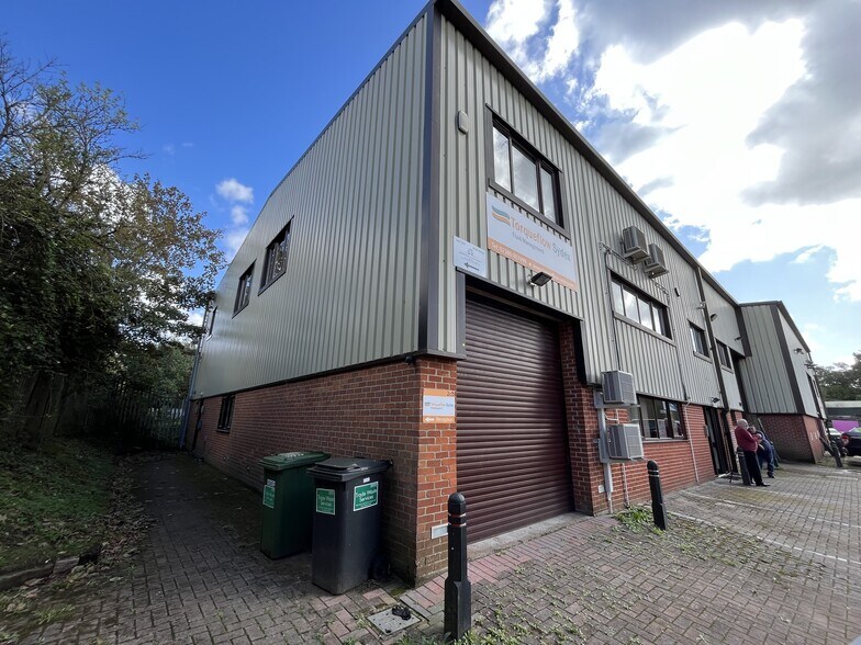 Knowle Ln, Eastleigh à louer - Photo du bâtiment - Image 2 de 2