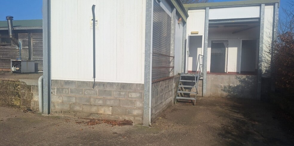 Dalton Ln, Roos à louer - Photo du bâtiment - Image 2 de 3