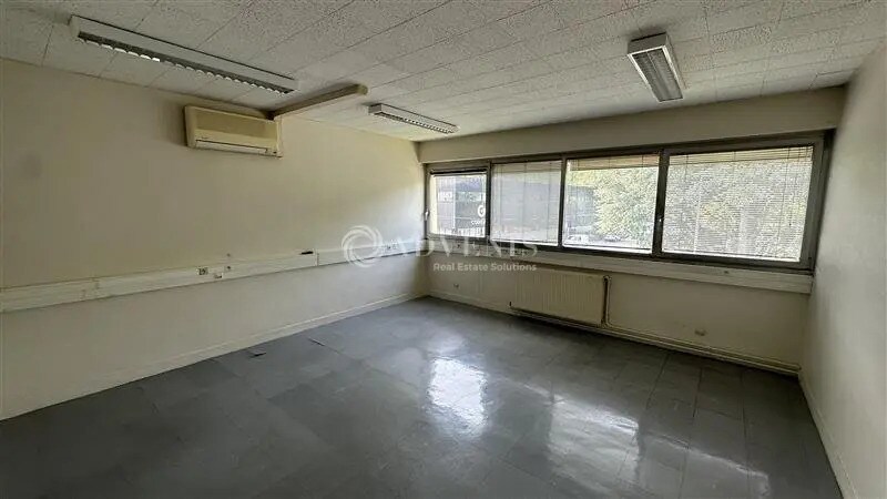 Office in Neuilly-sur-Marne for lease - Interior Photo - Image 2 of 7