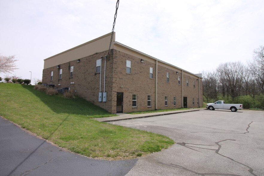 104 Progress Dr, Frankfort, KY à vendre - Photo du bâtiment - Image 2 de 6