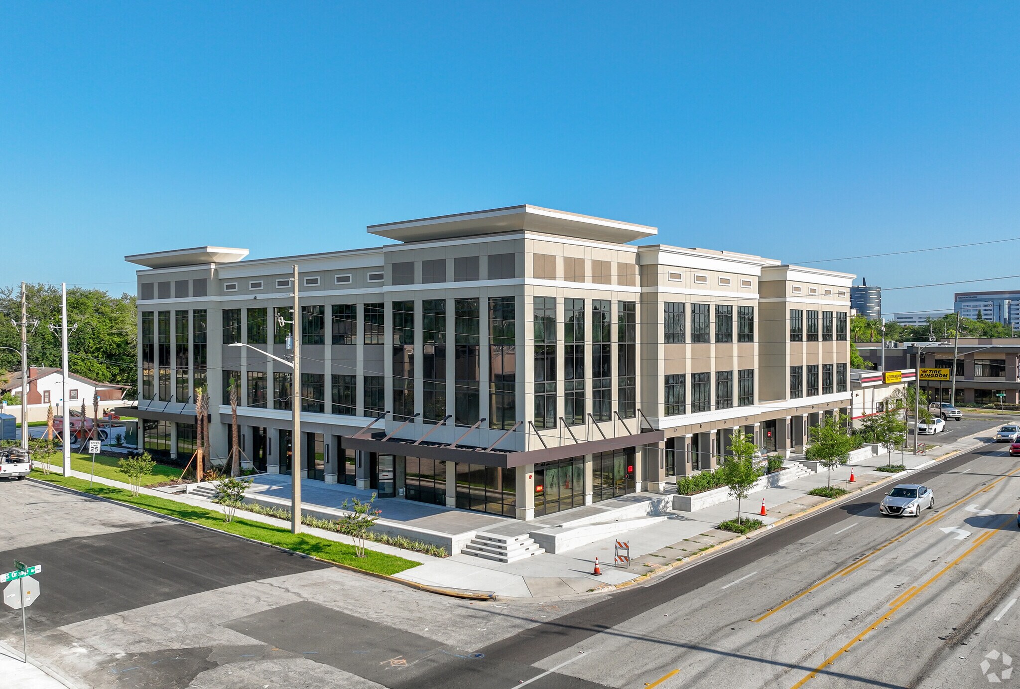 2130 S Orange Ave, Orlando, FL à louer Photo du bâtiment- Image 1 de 7