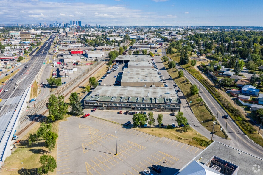 7905-7909 Flint Rd SE, Calgary, AB for lease - Aerial - Image 3 of 6