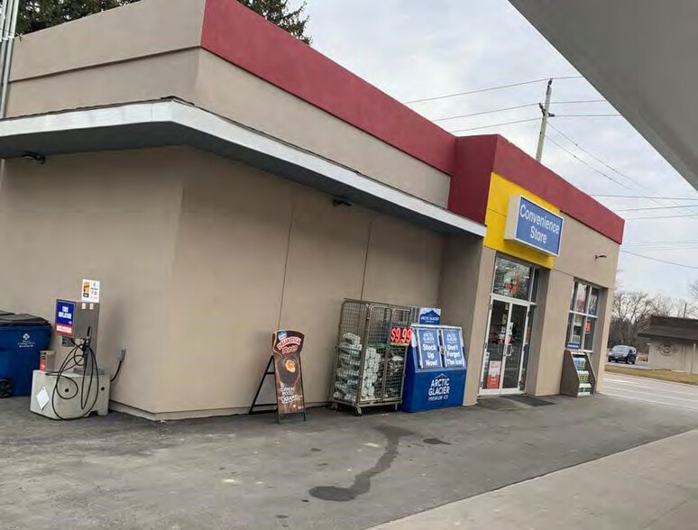 789 Murray St, Wallaceburg, ON à vendre - Photo du bâtiment - Image 2 de 12
