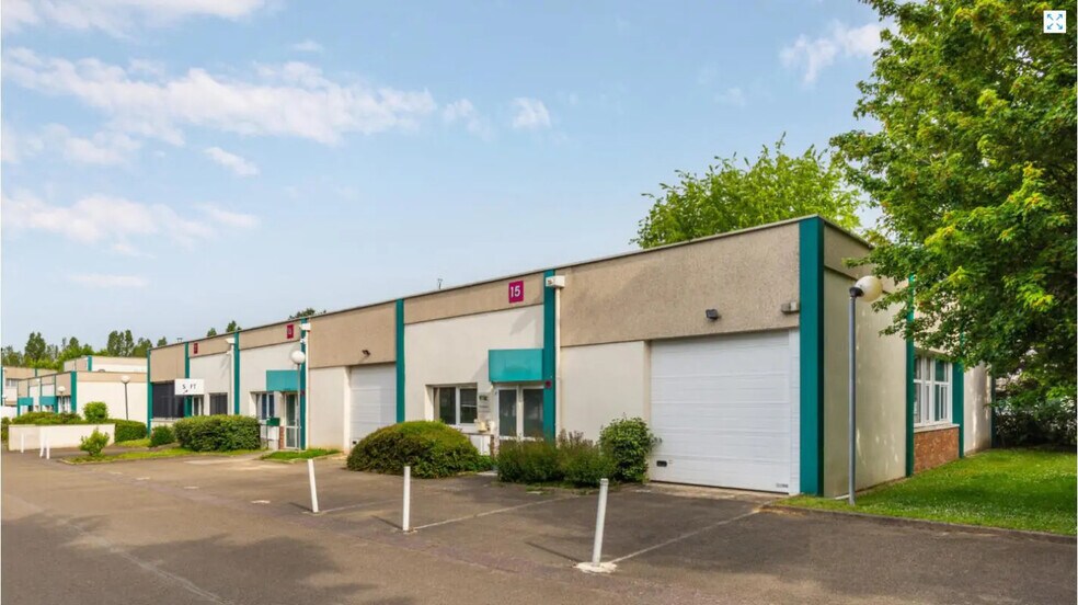 Rue Eugène Hénaff, Trappes à louer - Photo du bâtiment - Image 3 de 6