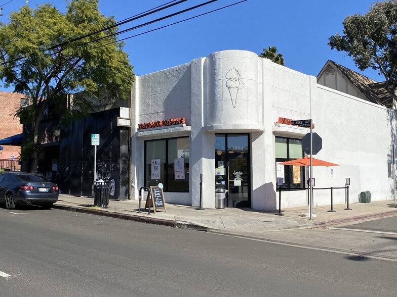 1954-1956 N Hillhurst Ave, Los Angeles, CA à vendre - Photo du bâtiment - Image 1 de 1