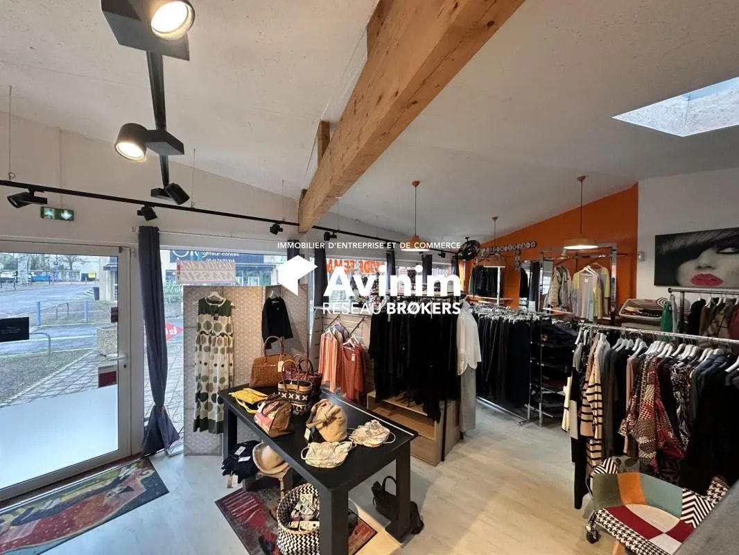 Retail in Launaguet for sale Interior Photo- Image 1 of 3