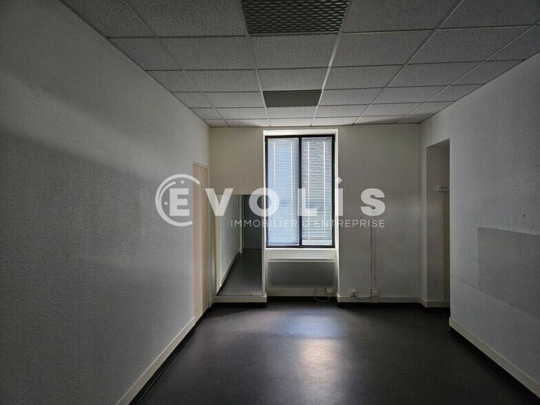 Office in Les Ulis for sale - Interior Photo - Image 3 of 10