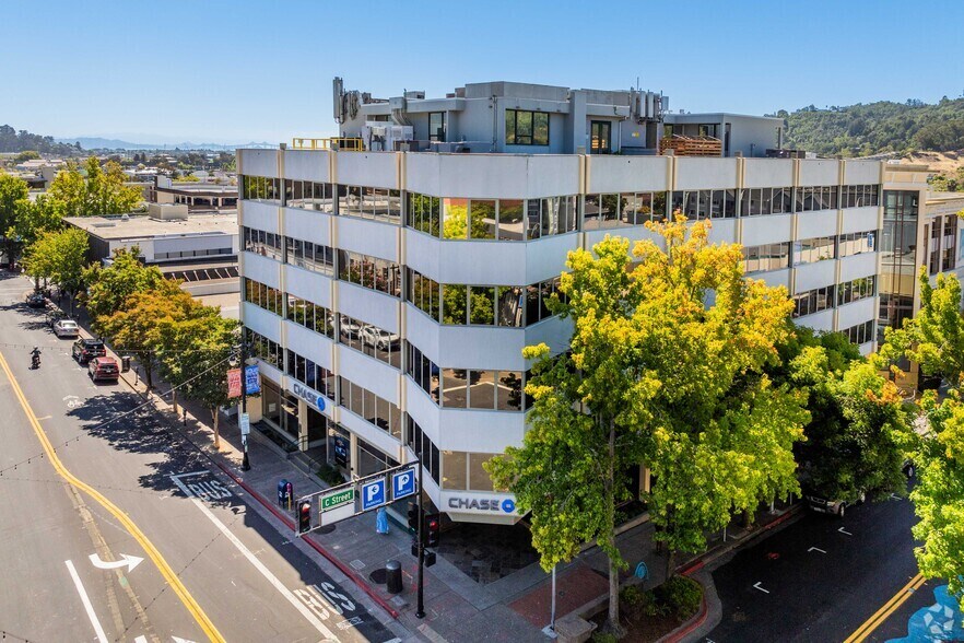 1299 4th St, San Rafael, CA à louer - Photo principale - Image 1 de 4