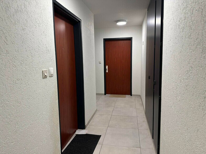 Office in Strasbourg for lease - Interior Photo - Image 2 of 5