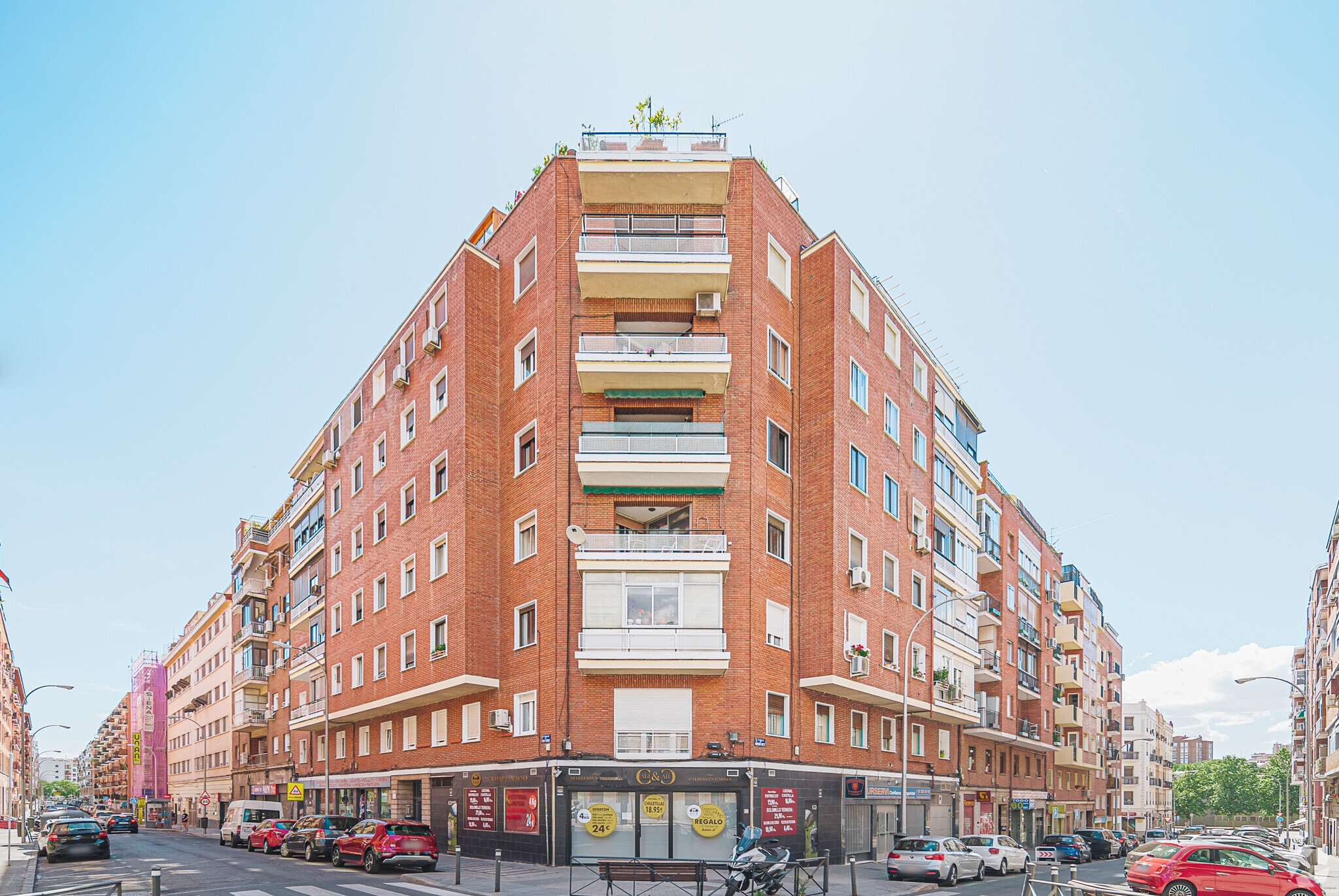 Calle de Juan Duque, 24, Madrid, Madrid for sale Primary Photo- Image 1 of 4