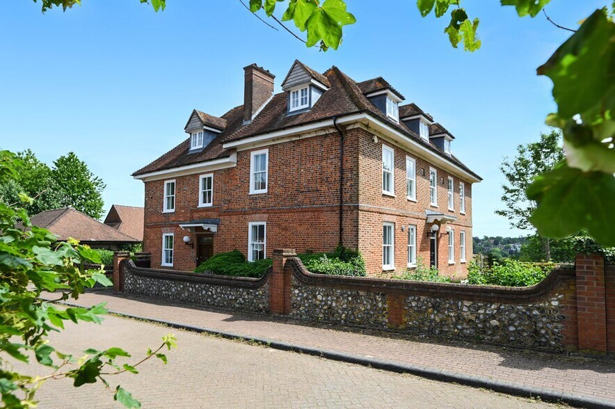 14 Glovers Clos, Westerham à louer - Photo du bâtiment - Image 2 de 2