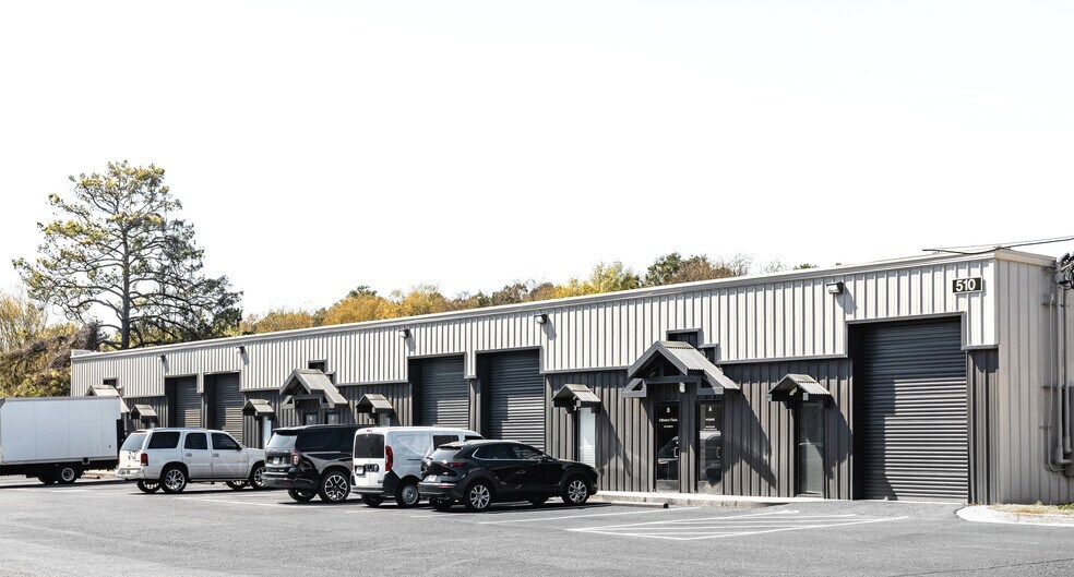 450 Pike Park Dr, Lawrenceville, GA à louer - Photo du bâtiment - Image 2 de 4