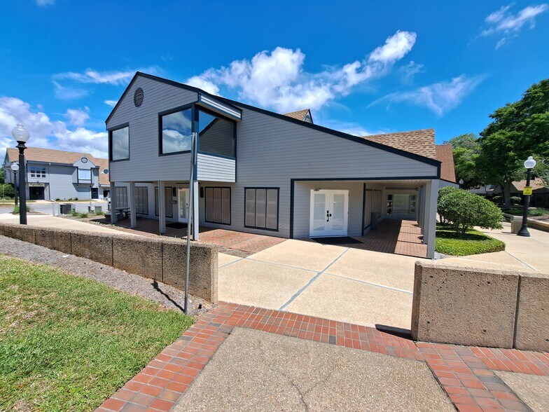 4400 Bayou Blvd, Pensacola, FL à louer - Photo du bâtiment - Image 3 de 46