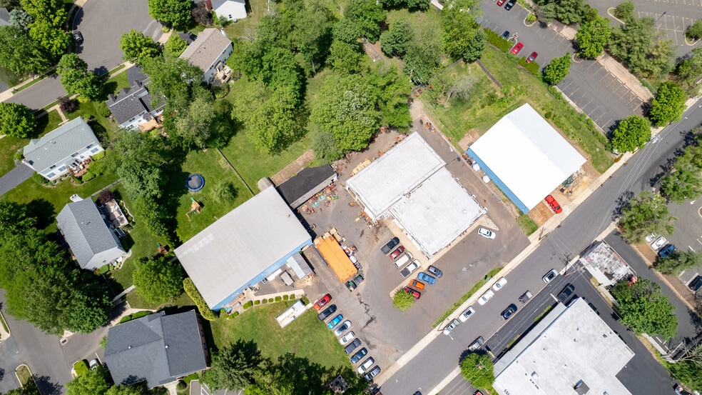 180-190 S Clinton St, Doylestown, PA for sale - Building Photo - Image 2 of 12